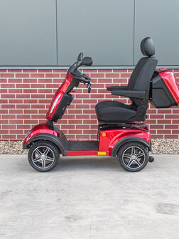 Dan&eacute;e.18 scootmobiel kleur rood