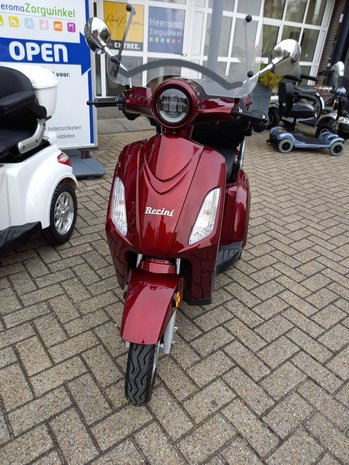 Rode scootmobiel